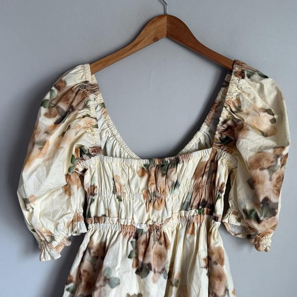 NEW WEWOREWHAT Floral Ruffle Mini puff sleeve Dress Small - Picture 9 of 12